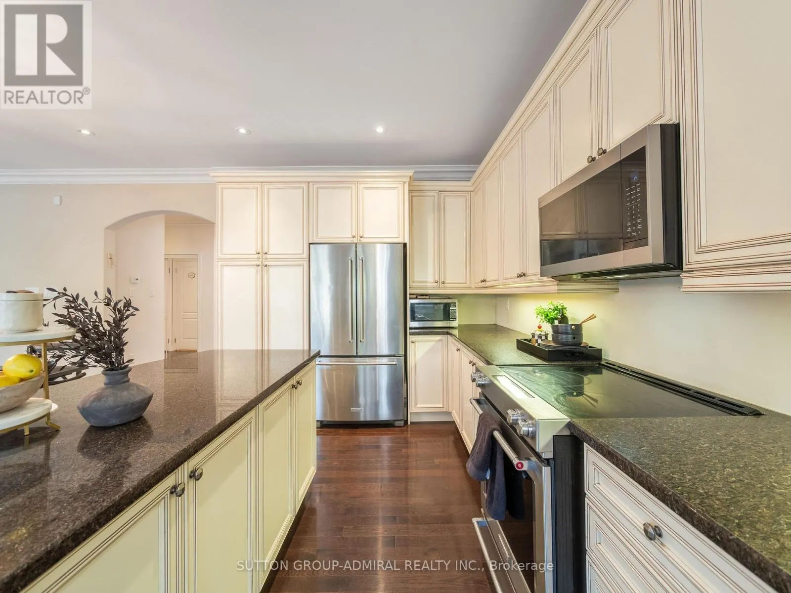 87 RIVINGTON AVENUE
