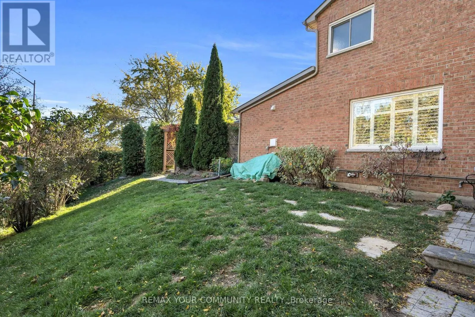 331 JOHN BOWSER CRESCENT