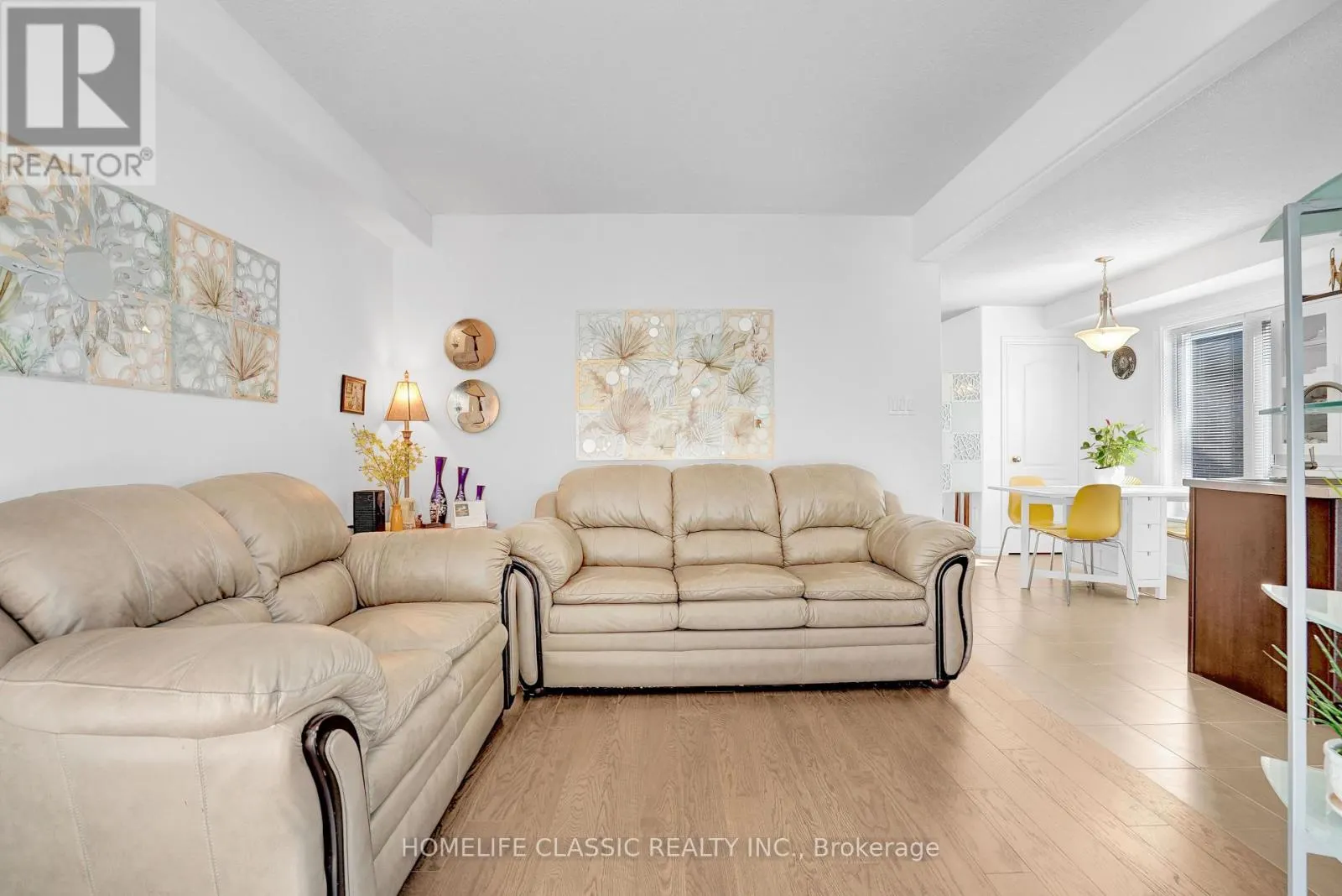 5 IRWIN CRESCENT