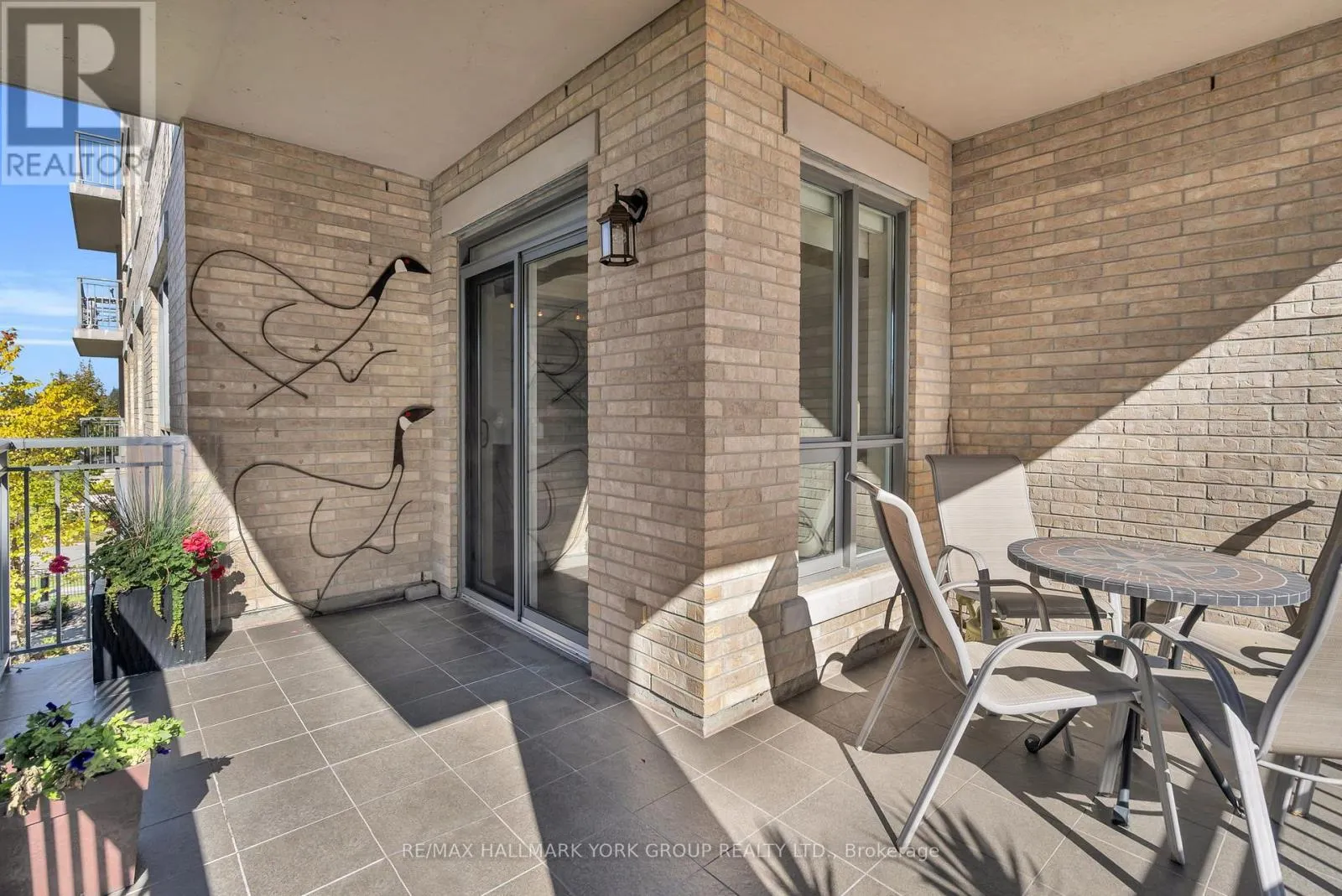 212 - 180 JOHN WEST WAY