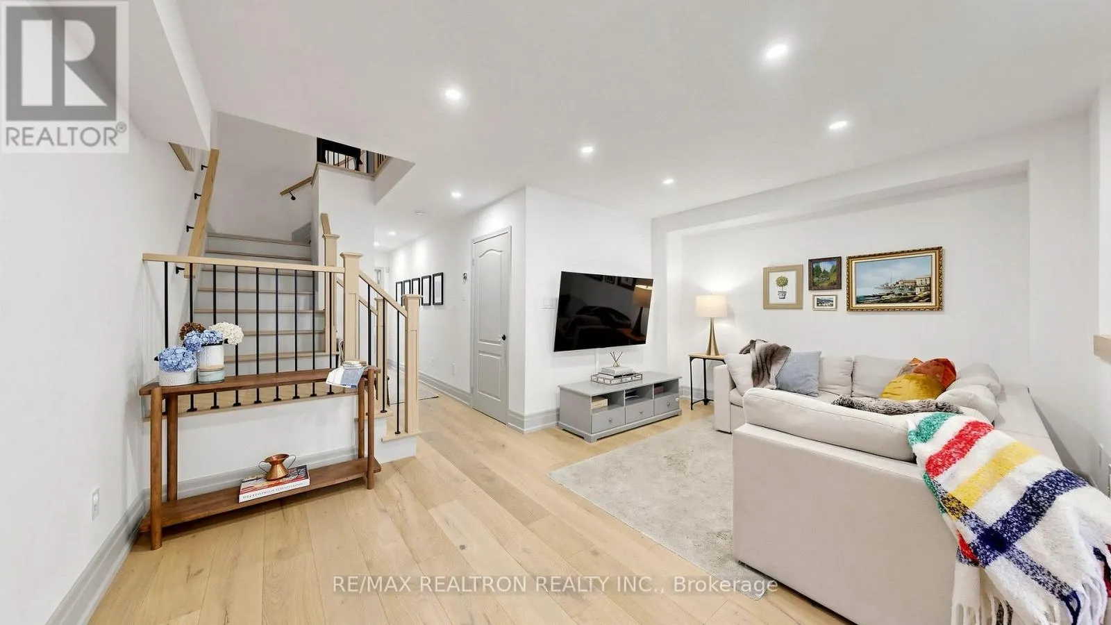 22 CORANTO WAY