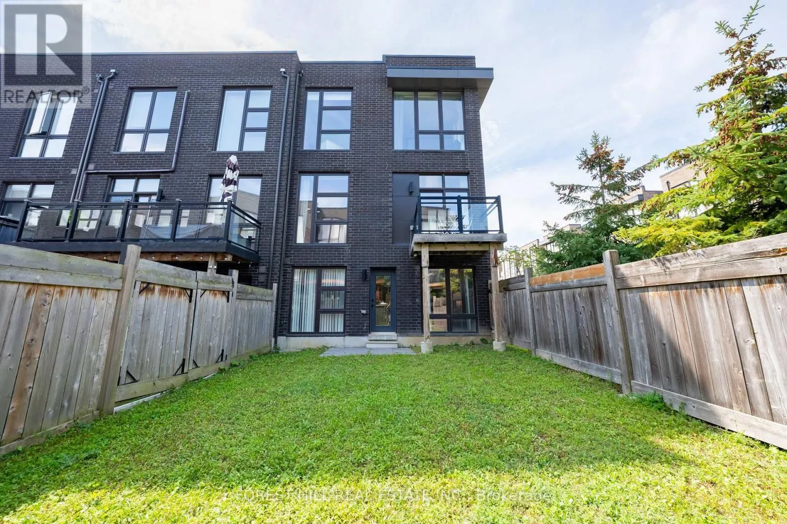9 SABLE ROAD