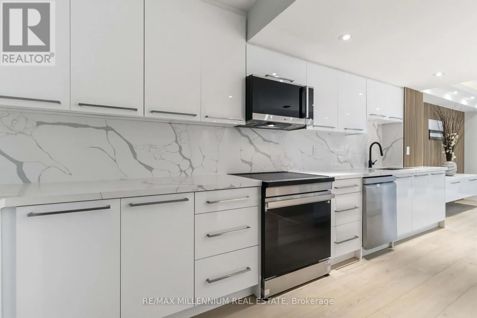 223 - 7805 BAYVIEW AVENUE