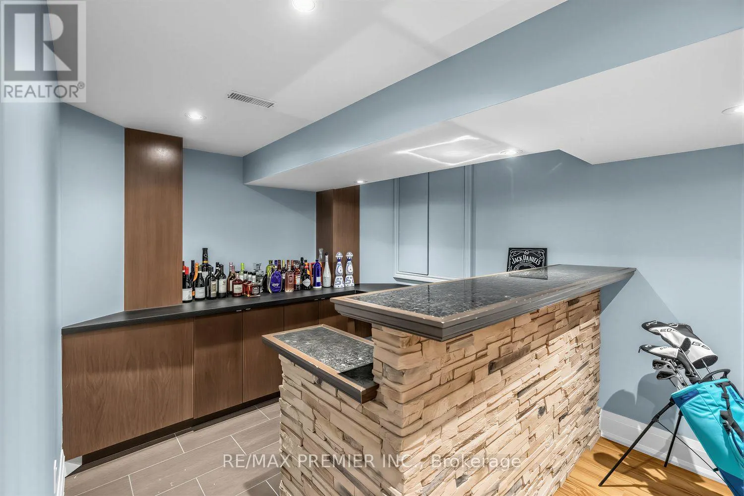 47 BERRY TRAIL