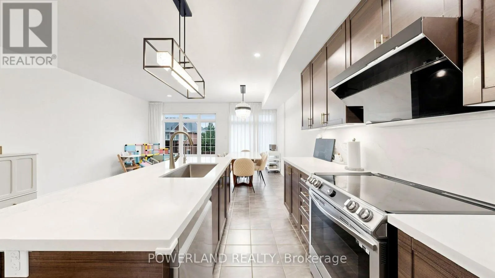 259 DUNDAS WAY