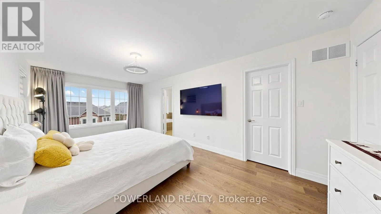 259 DUNDAS WAY
