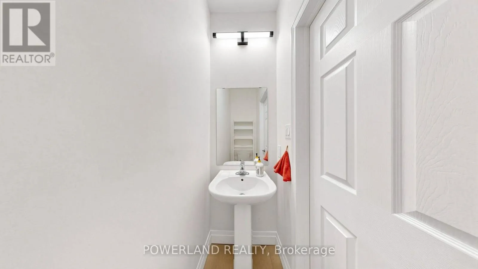 259 DUNDAS WAY