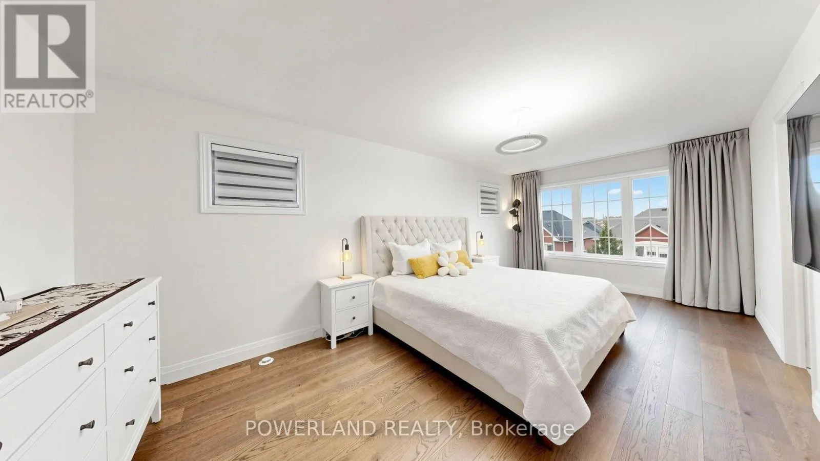 259 DUNDAS WAY