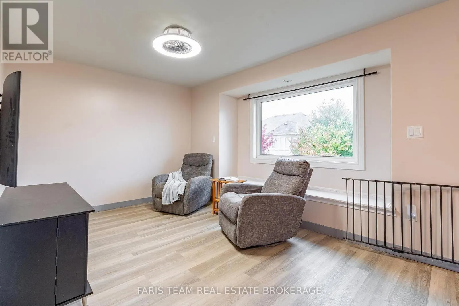 27 KIDD CRESCENT