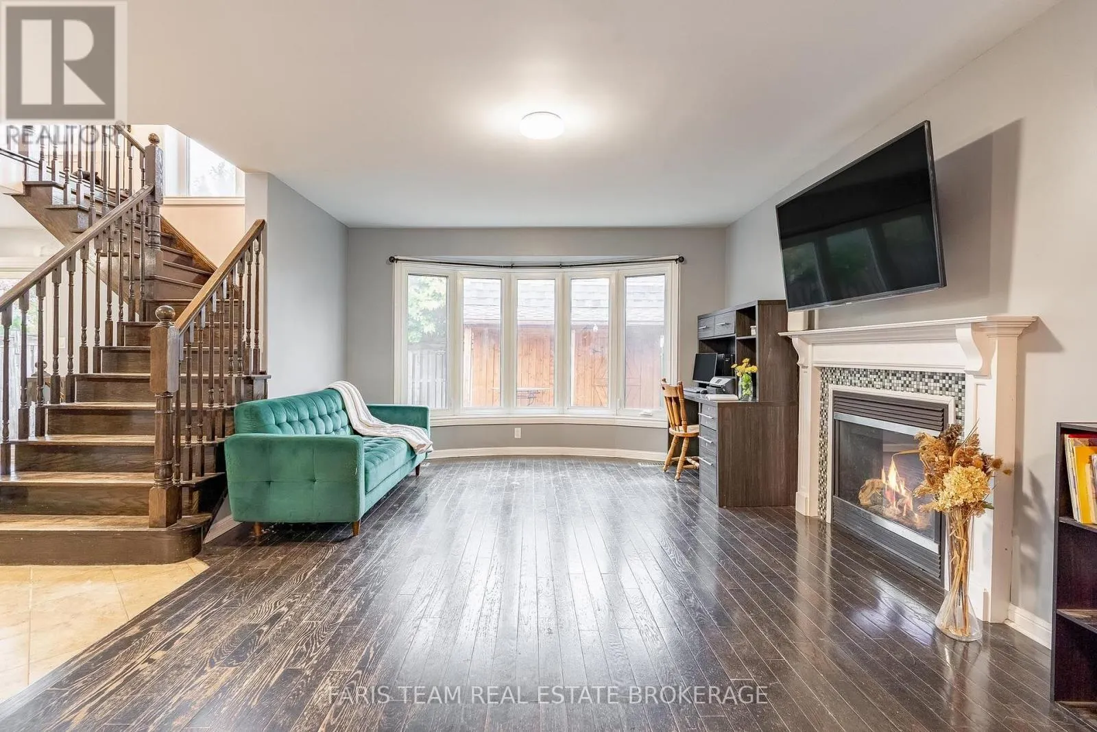 27 KIDD CRESCENT