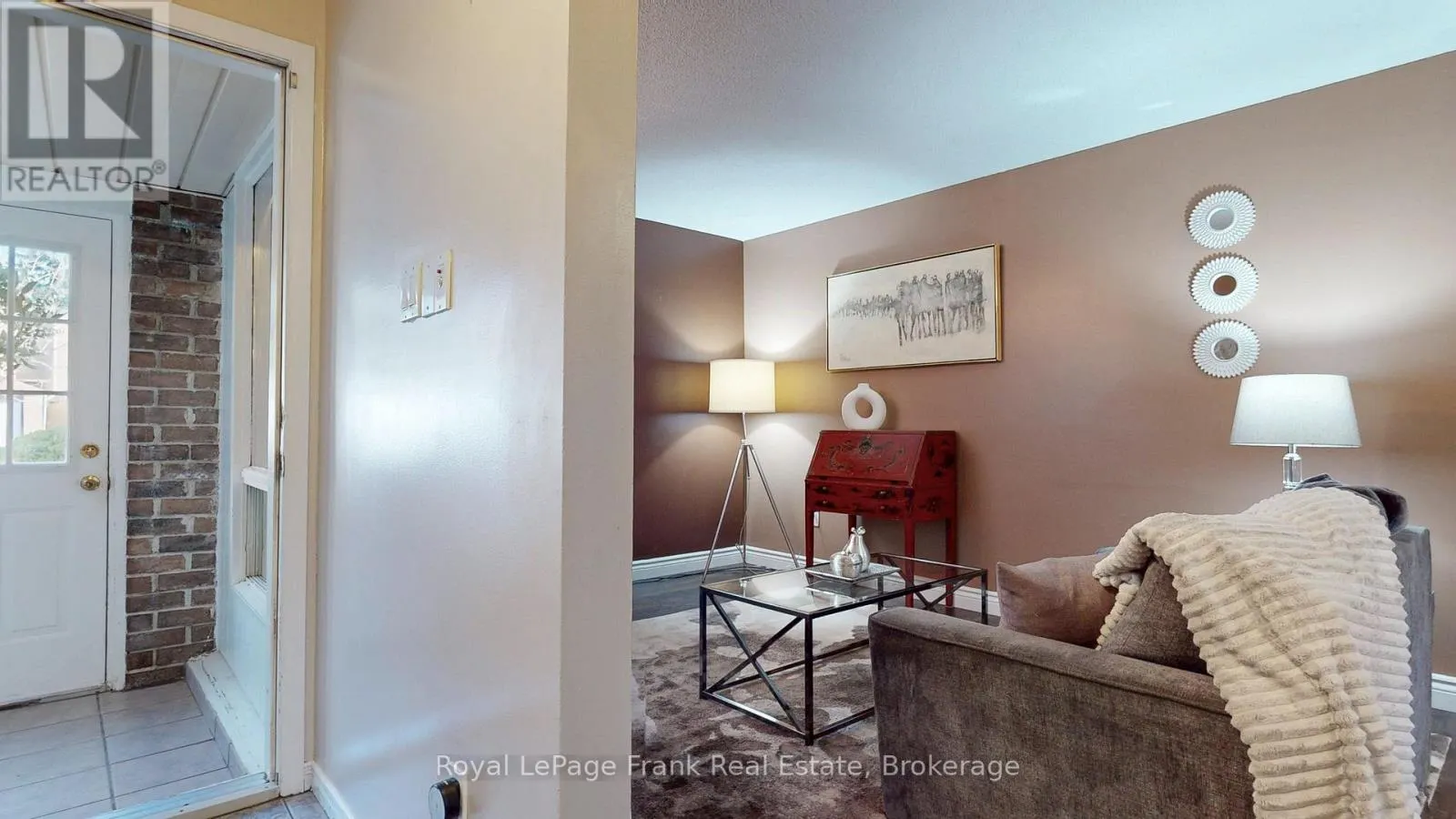 22 PEACHTREE PLACE
