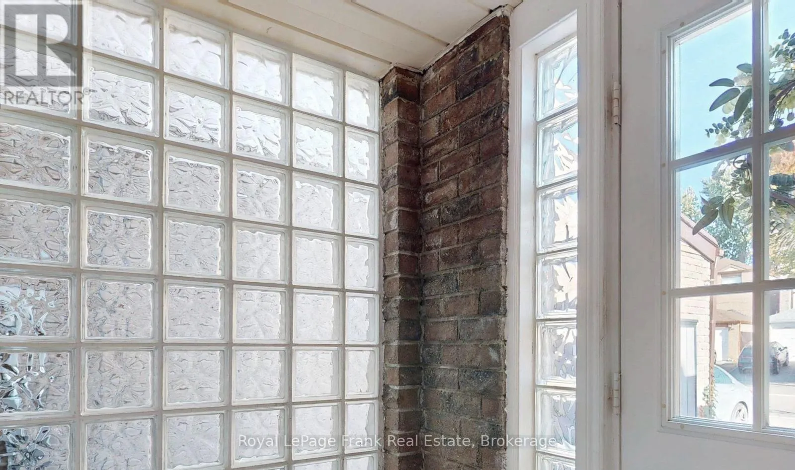 22 PEACHTREE PLACE