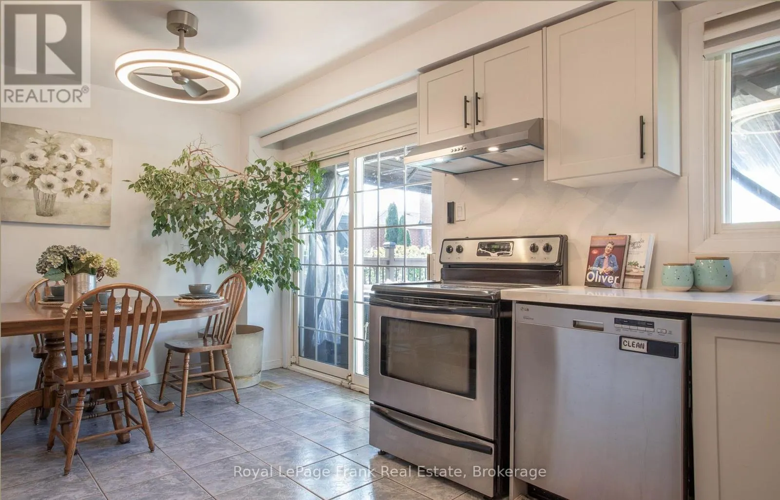 22 PEACHTREE PLACE