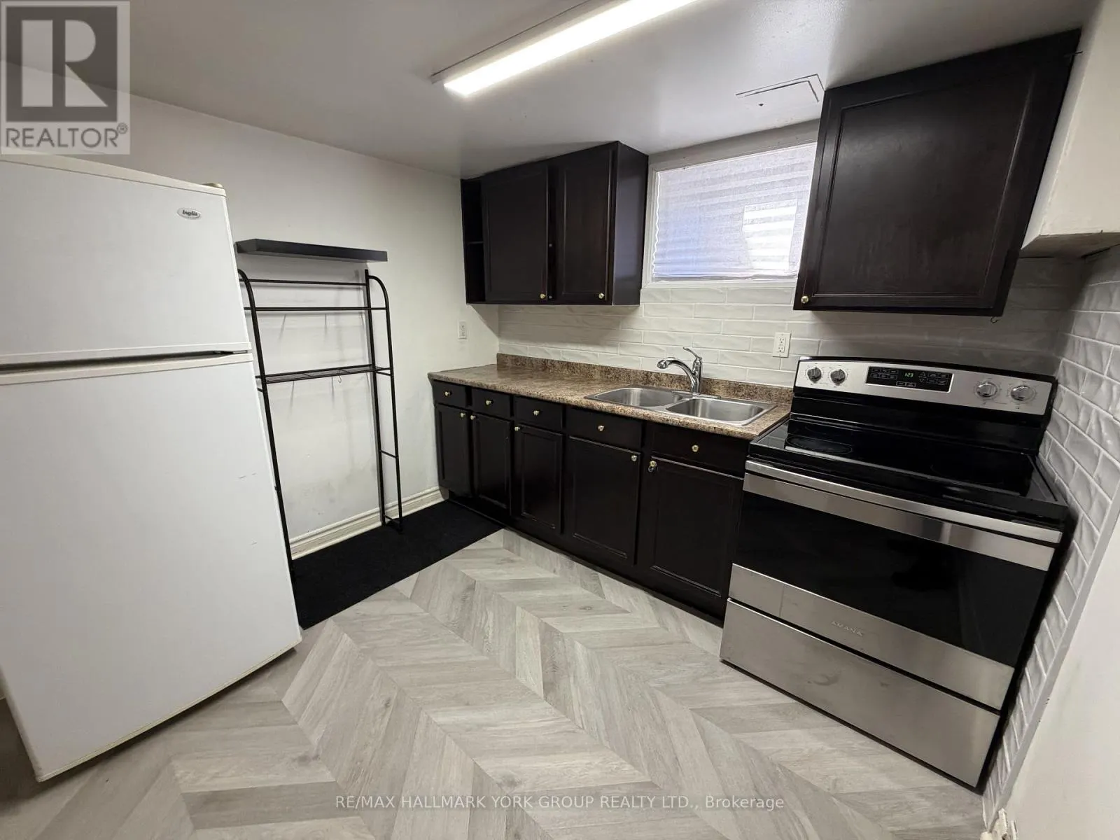 LOWER - 47 LONGFORD DRIVE
