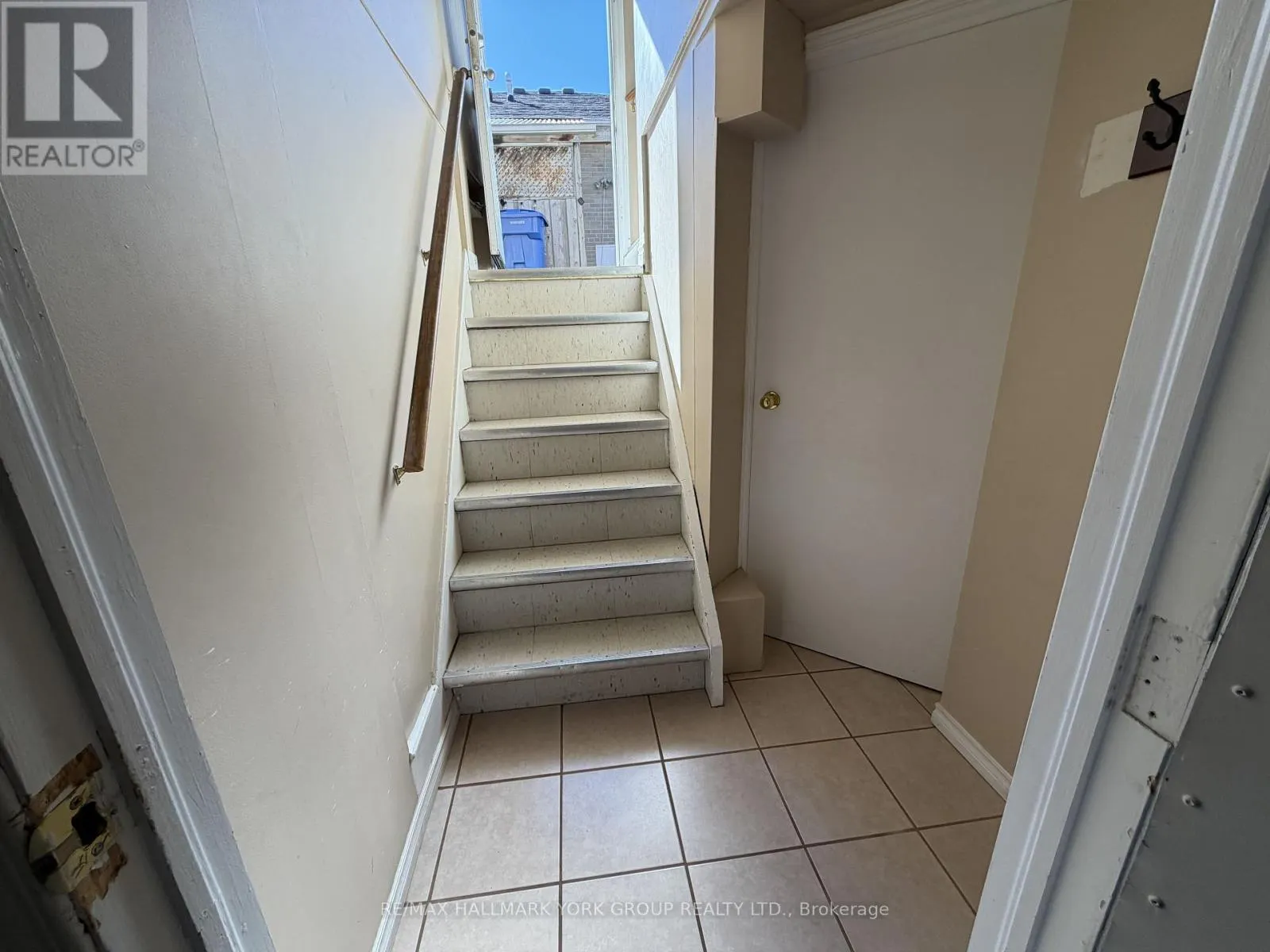 LOWER - 47 LONGFORD DRIVE