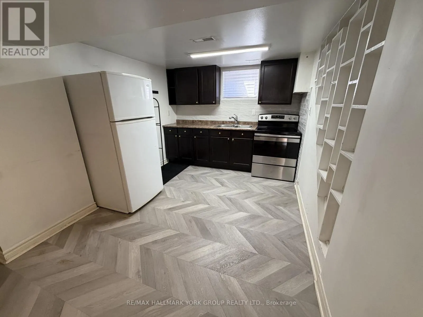 LOWER - 47 LONGFORD DRIVE