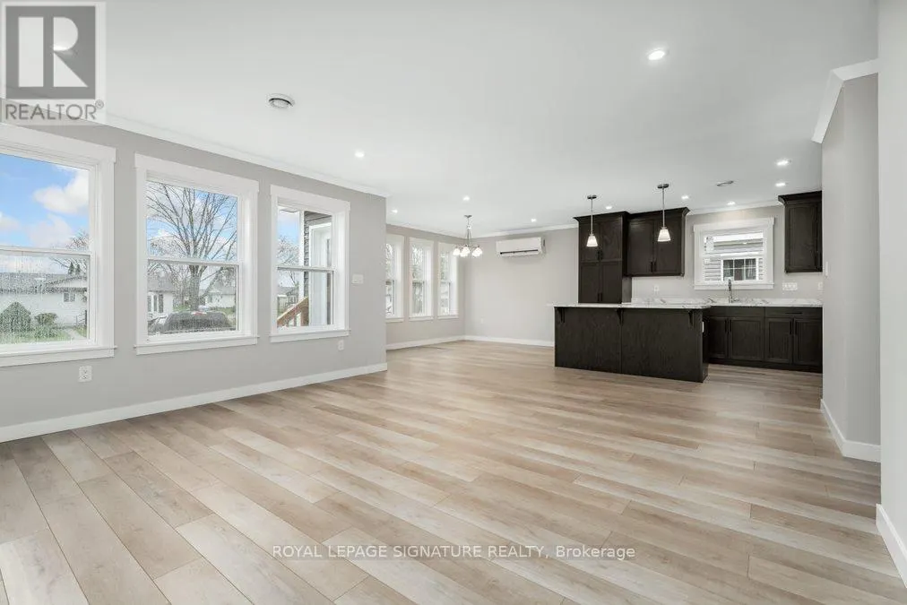 18 BRIARWOOD PLACE
