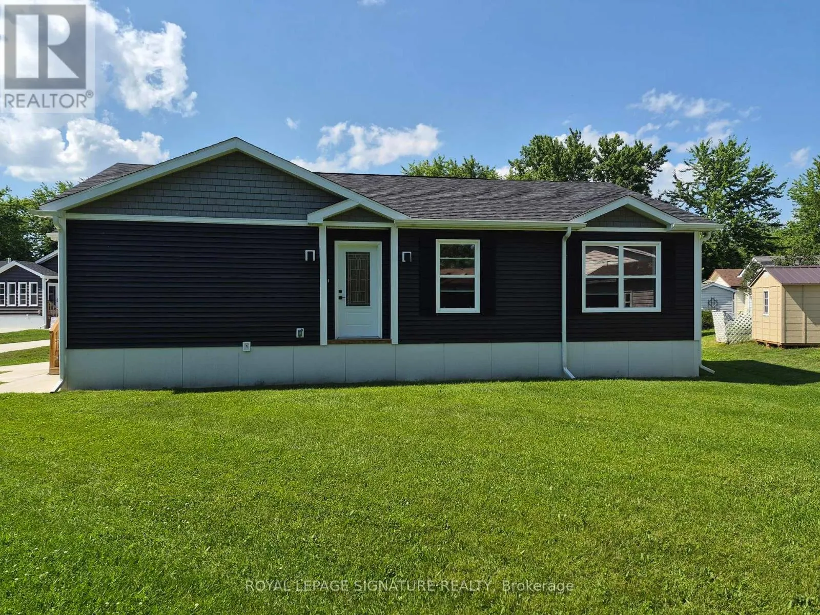 18 BRIARWOOD PLACE
