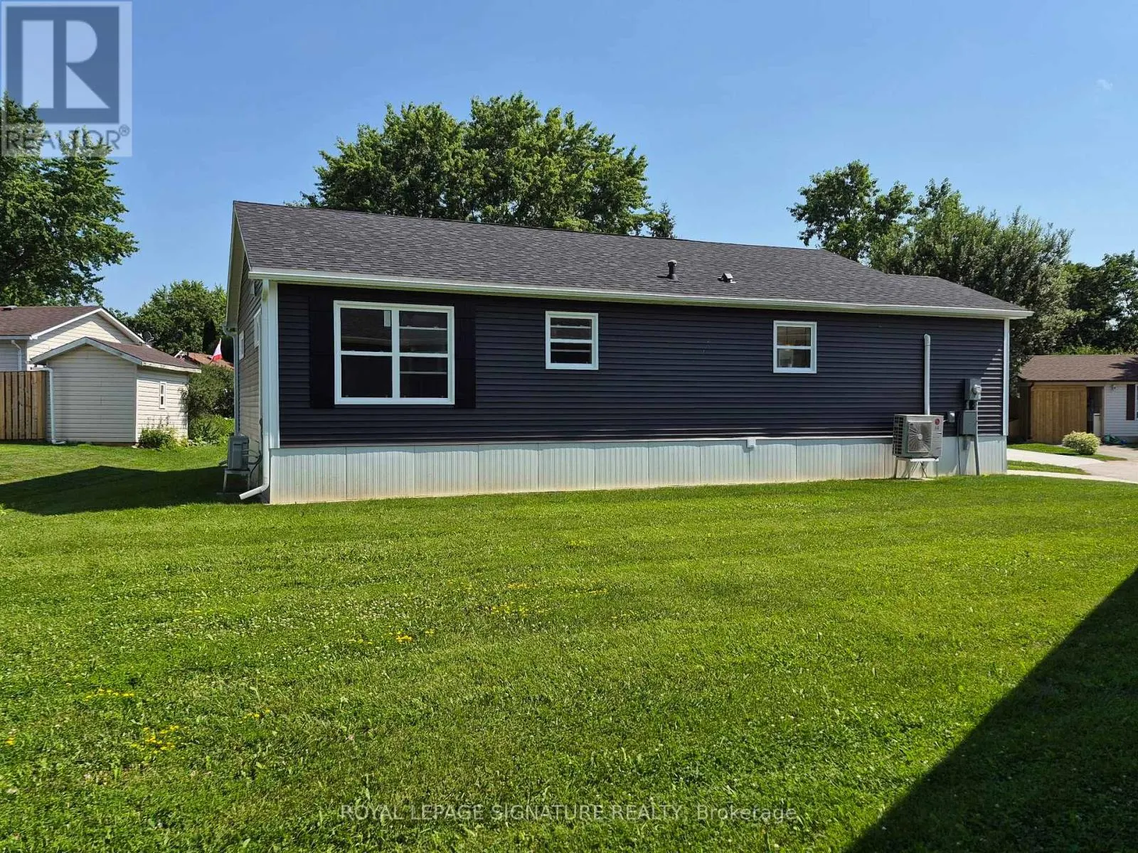18 BRIARWOOD PLACE