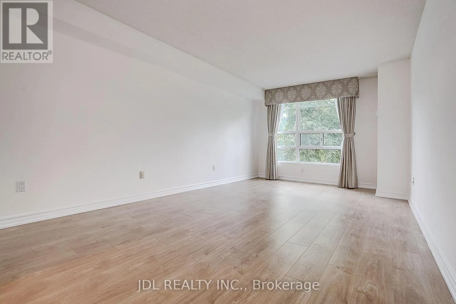 219 - 7825 BAYVIEW AVENUE