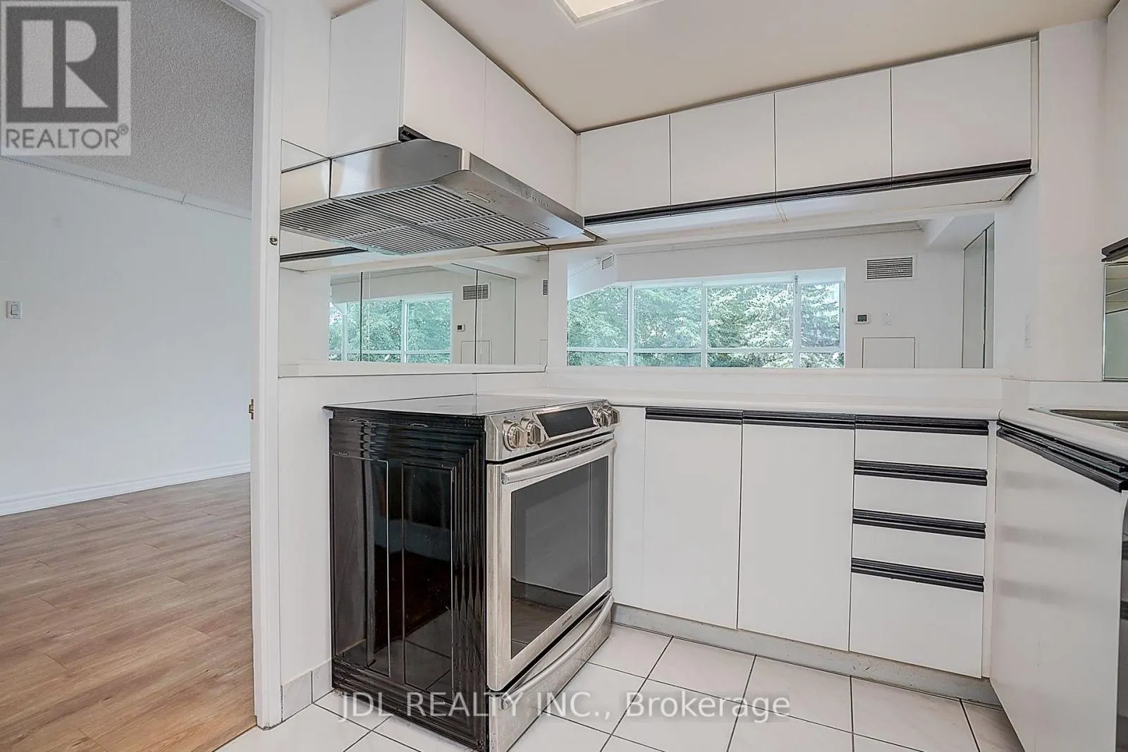 219 - 7825 BAYVIEW AVENUE