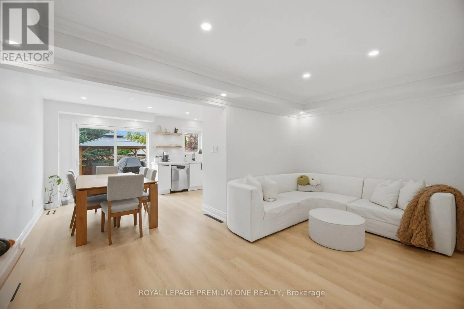 169 VENICE GATE DRIVE