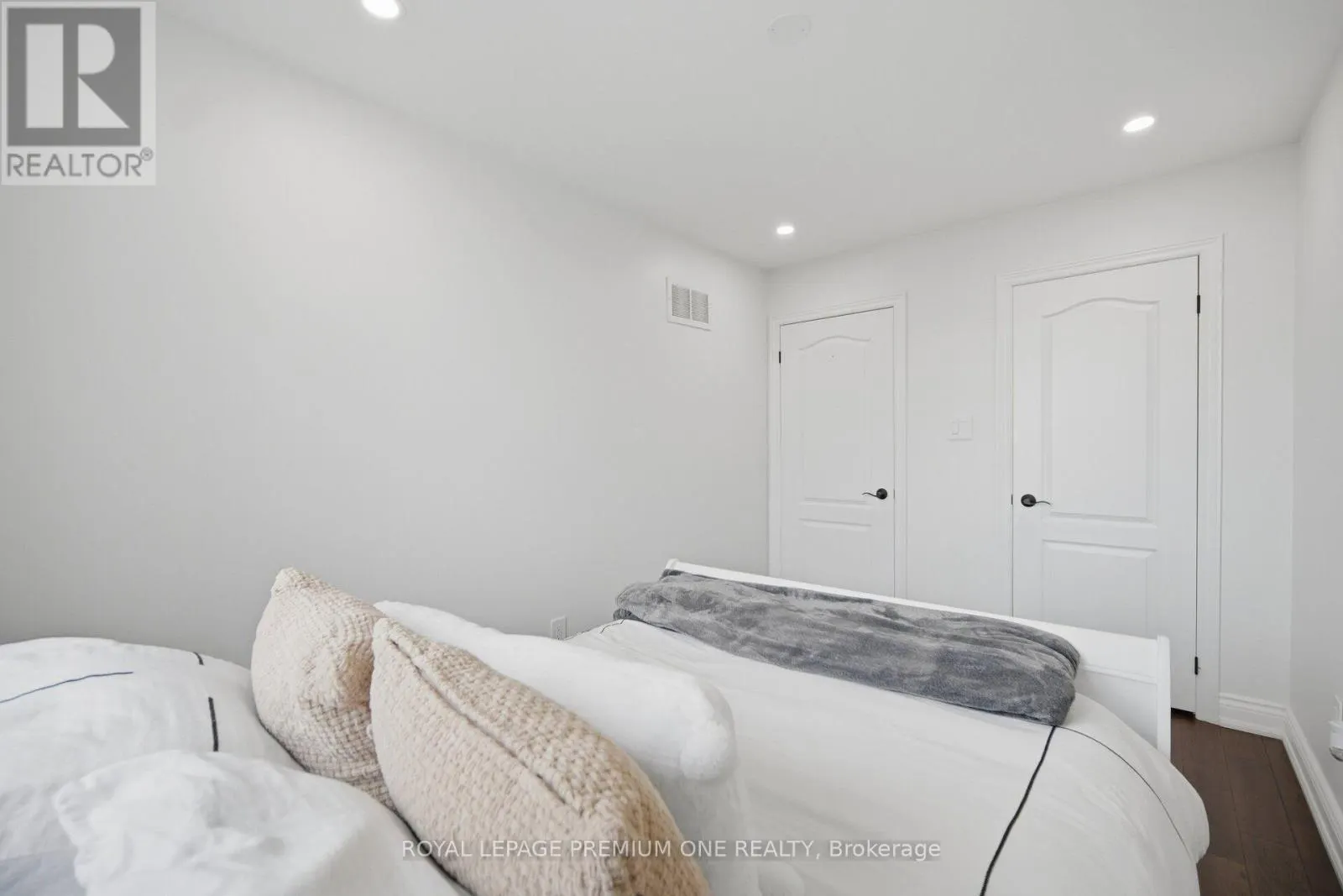 169 VENICE GATE DRIVE