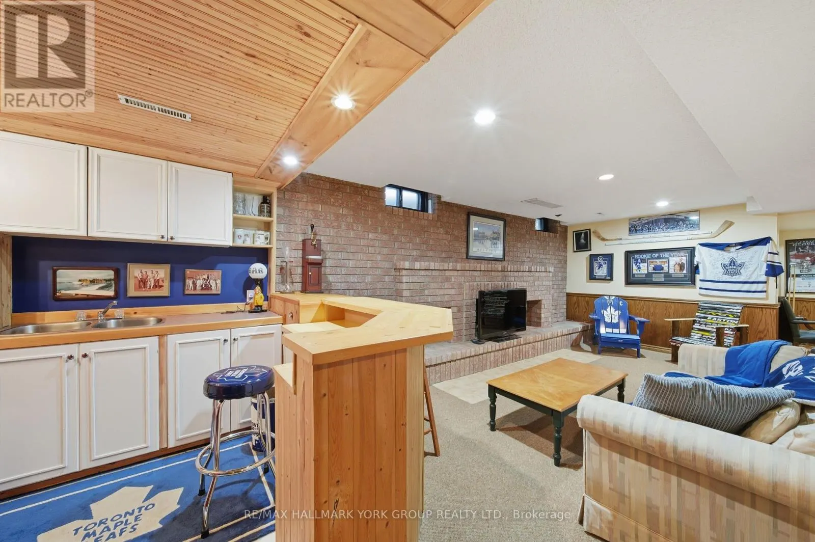 38 LANEWOOD DRIVE
