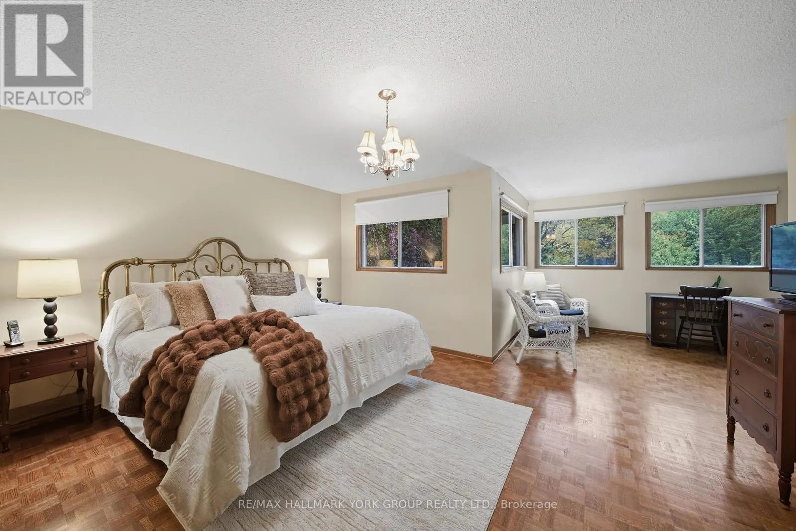 38 LANEWOOD DRIVE