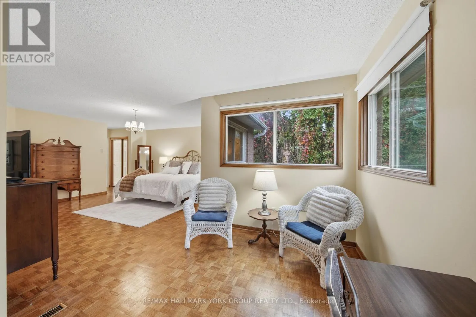 38 LANEWOOD DRIVE