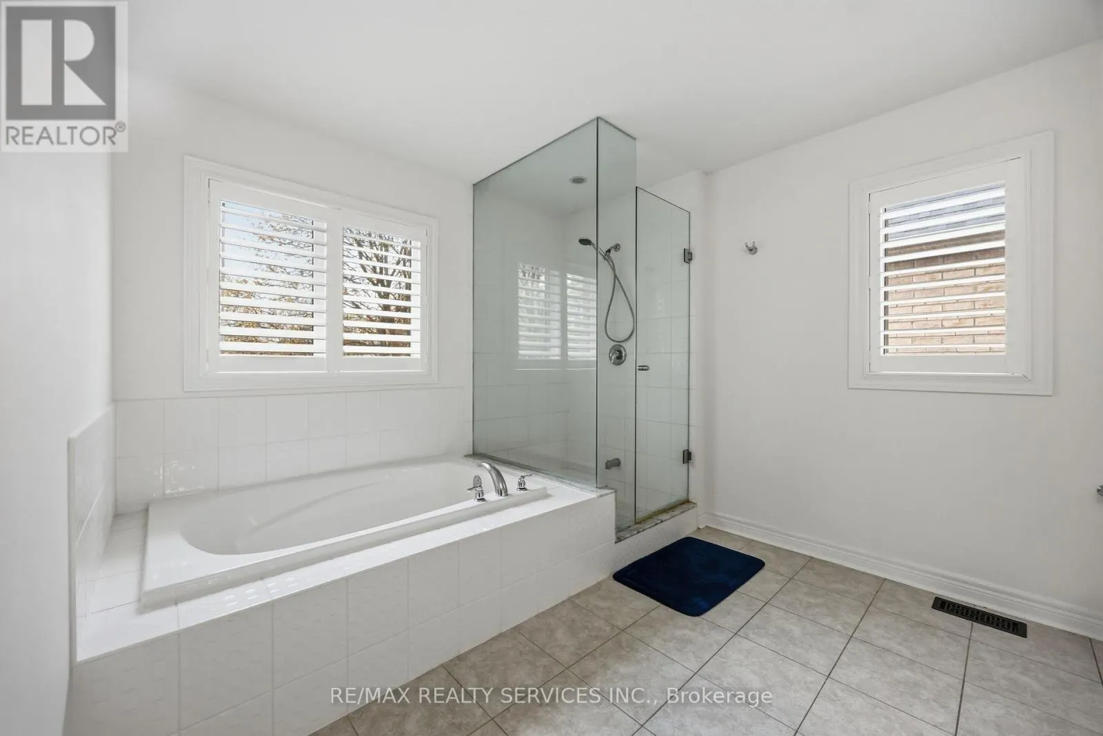 104 SHARPE CRESCENT