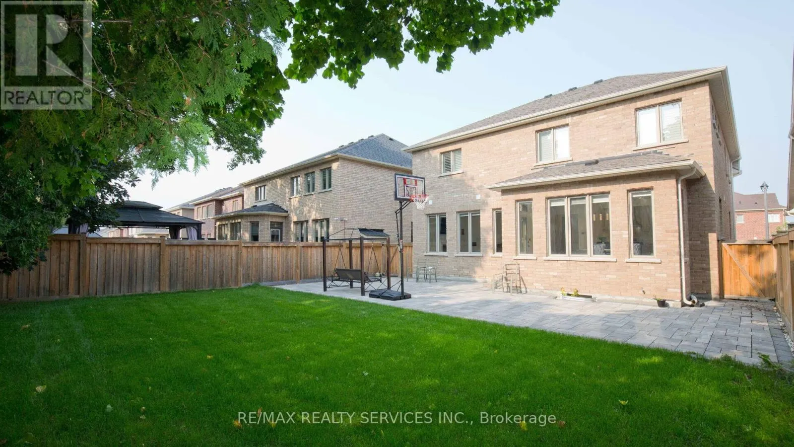 104 SHARPE CRESCENT