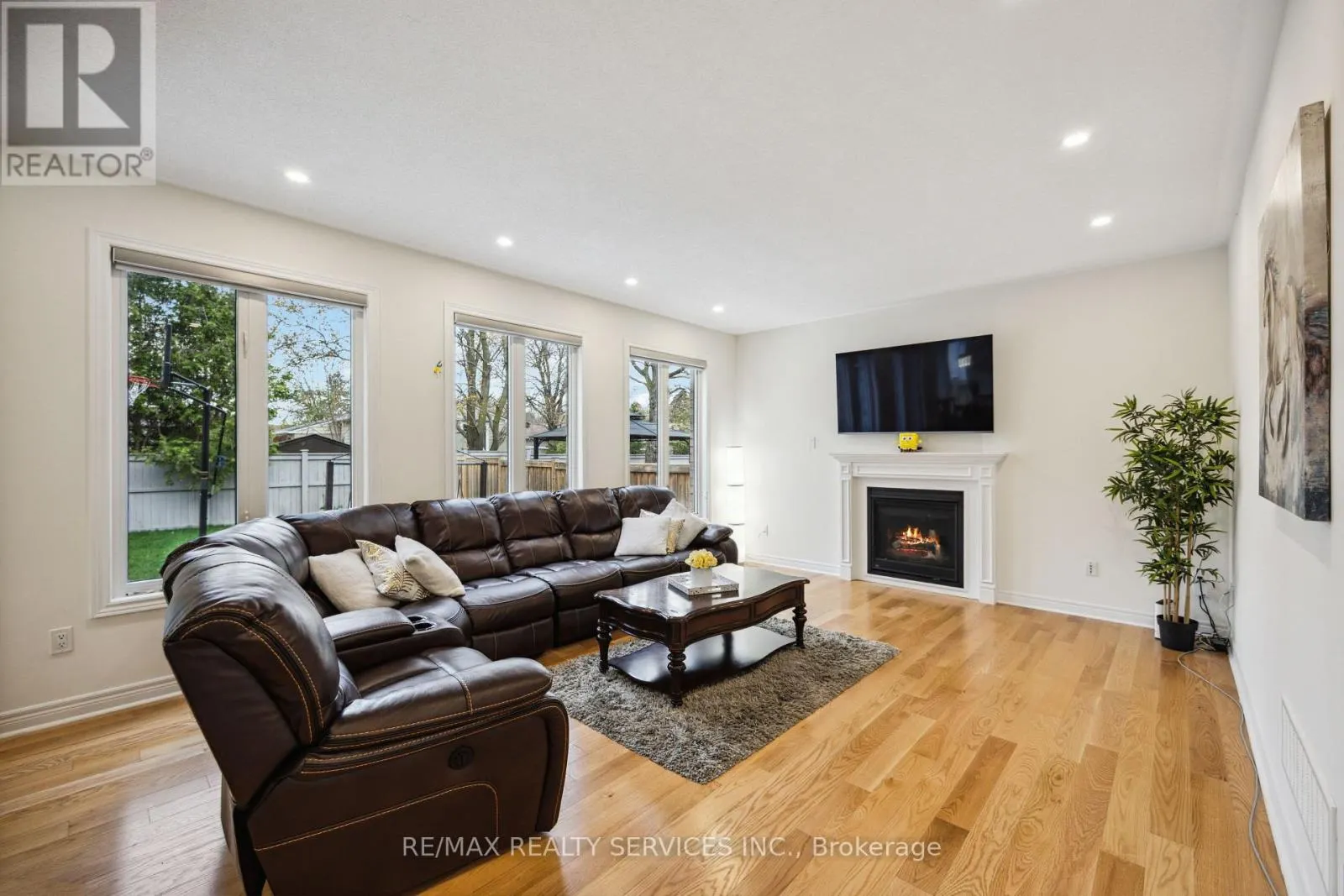 104 SHARPE CRESCENT