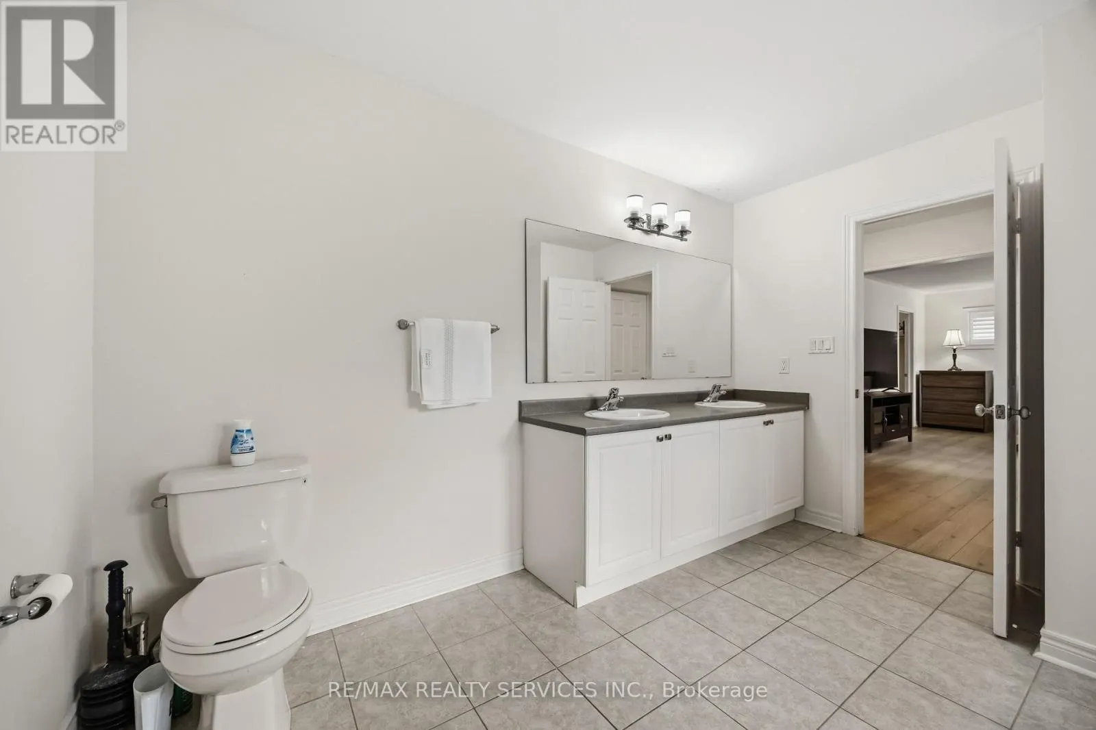 104 SHARPE CRESCENT
