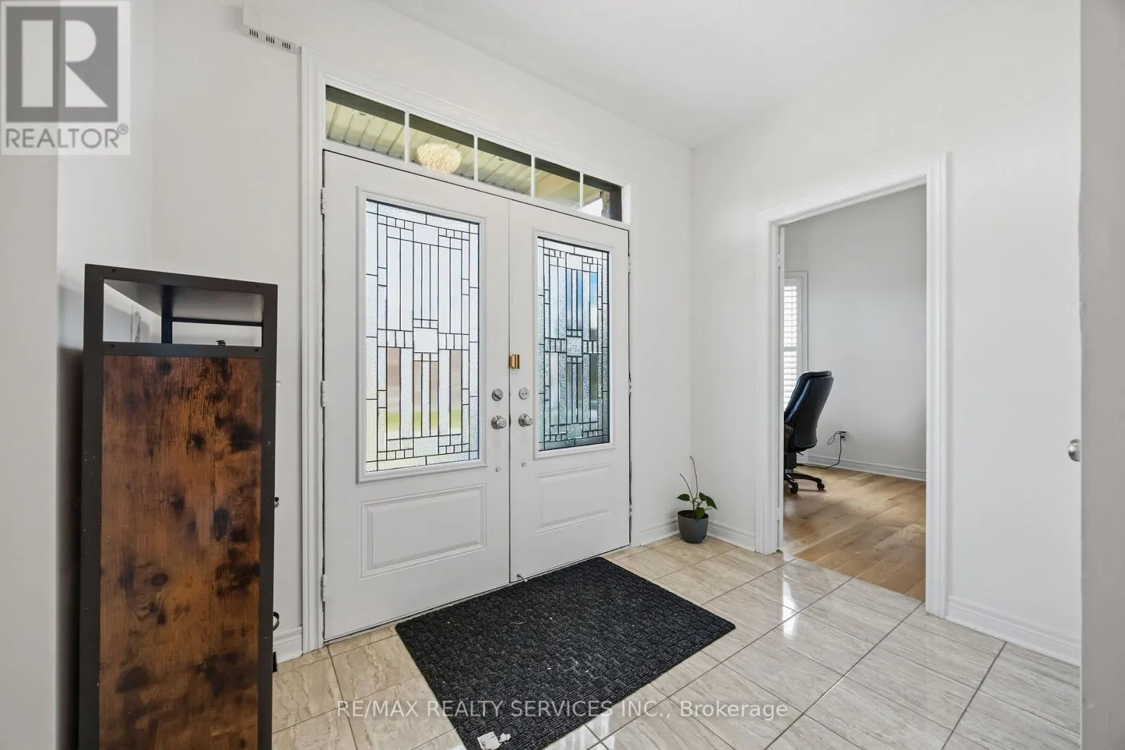 104 SHARPE CRESCENT