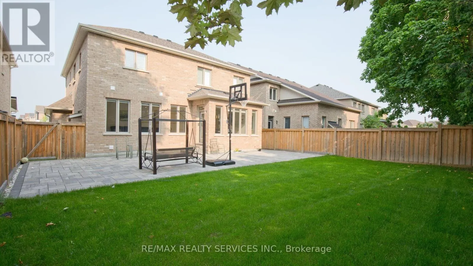 104 SHARPE CRESCENT