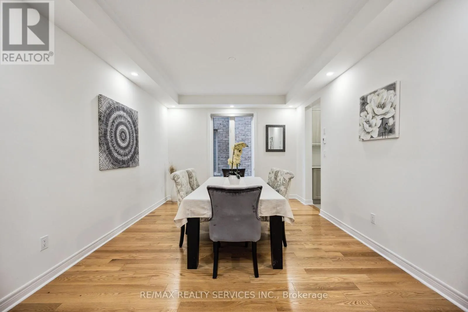 104 SHARPE CRESCENT