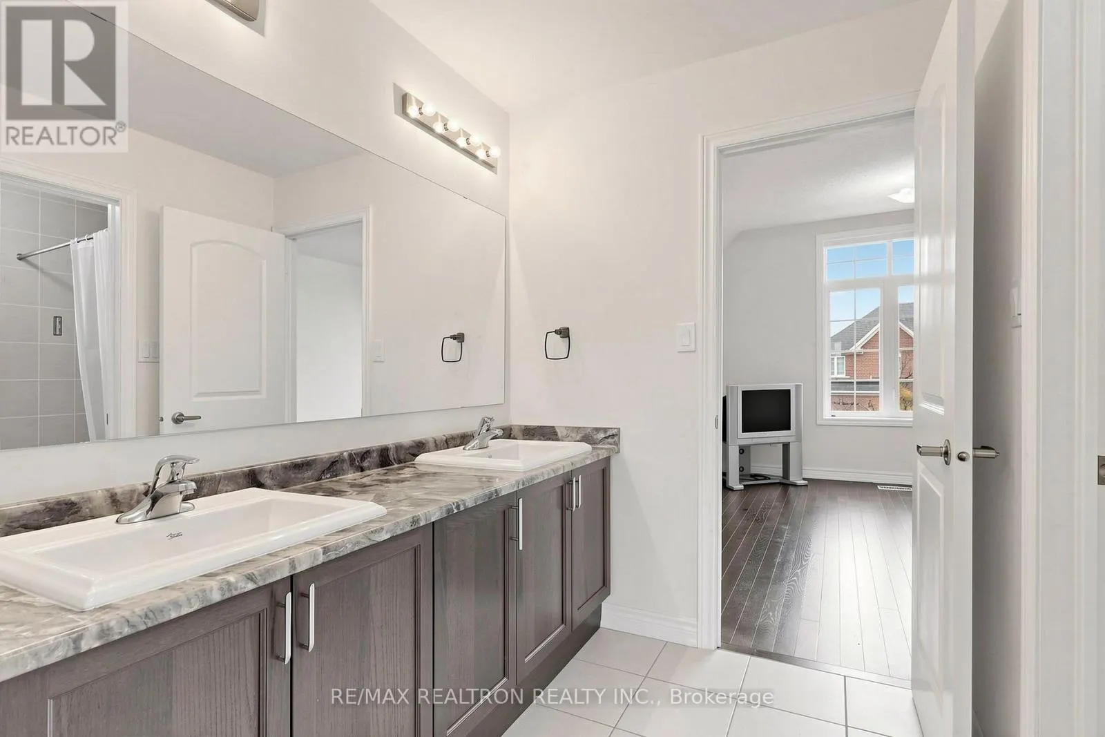 1003 GREEN STREET