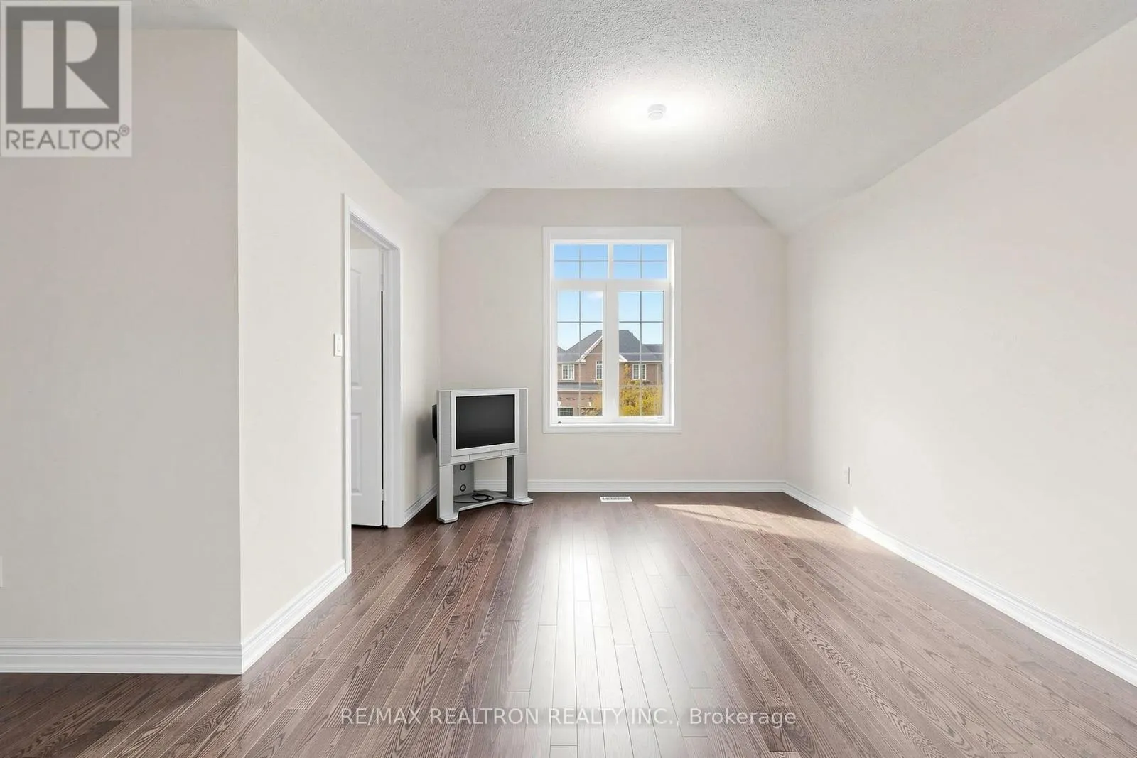 1003 GREEN STREET