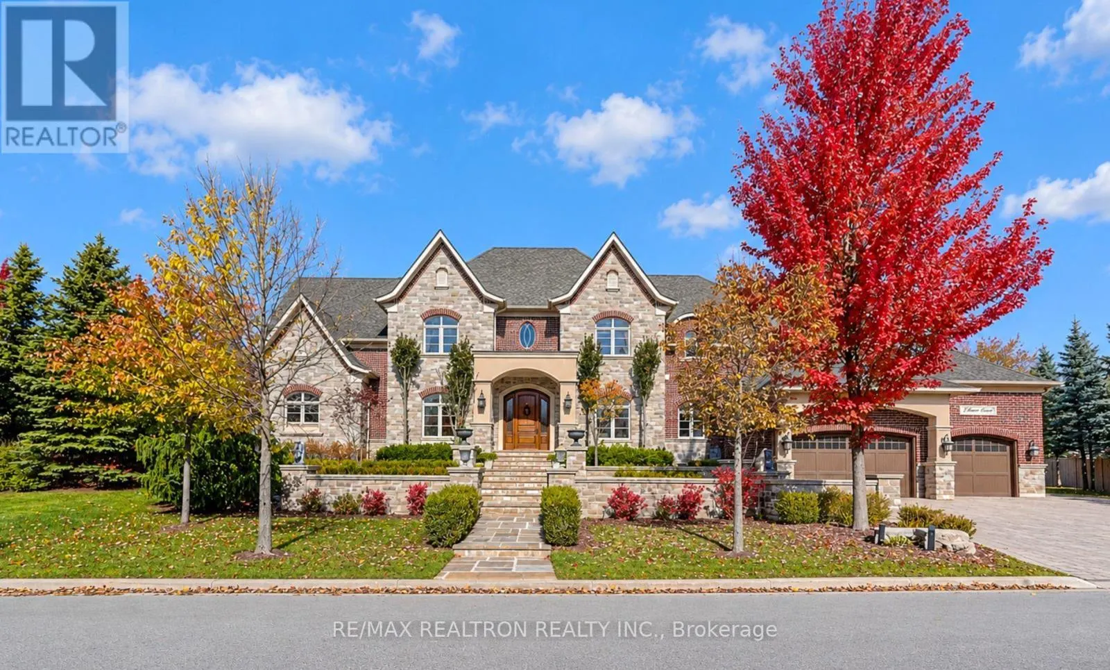 2 BEAU COURT