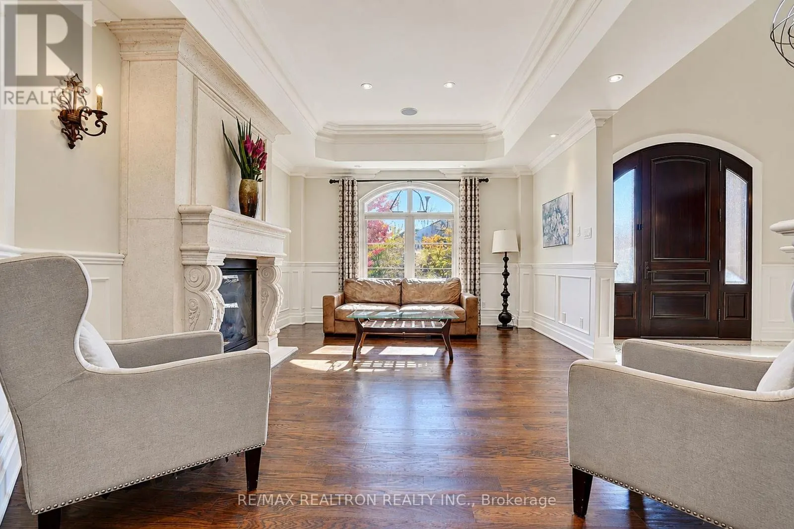 2 BEAU COURT