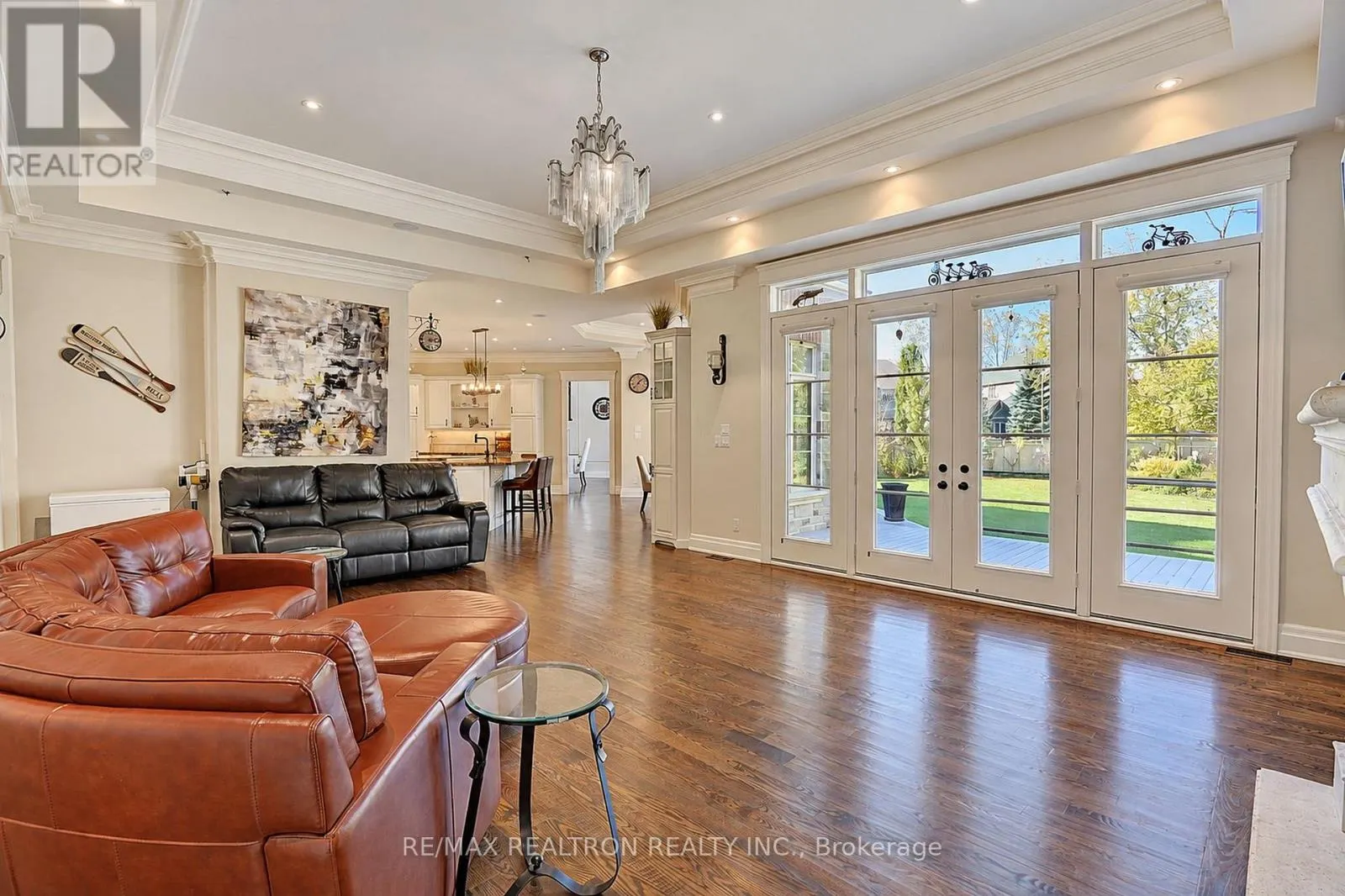 2 BEAU COURT