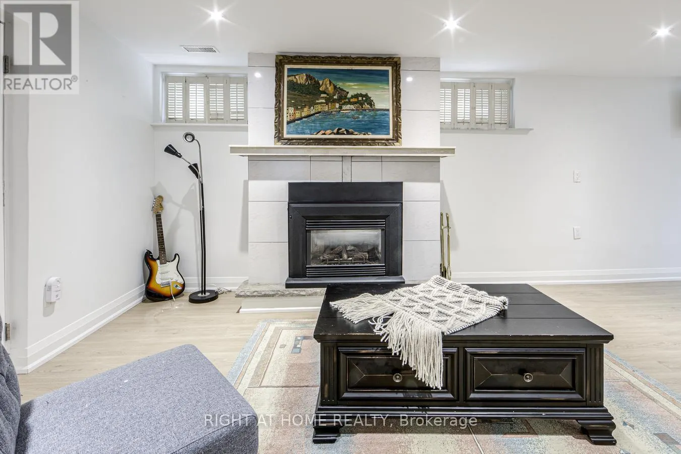 84 ABERDEEN AVENUE