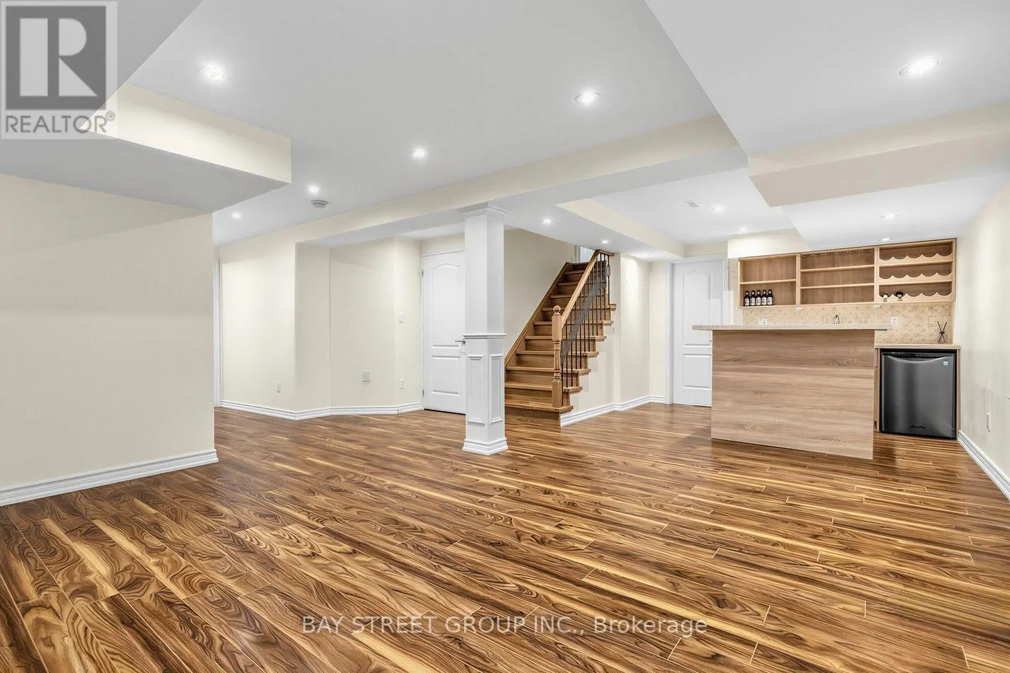 37 MYNDEN WAY