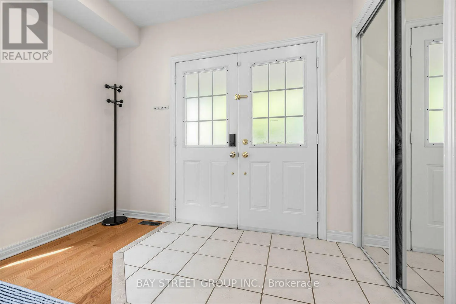 37 MYNDEN WAY