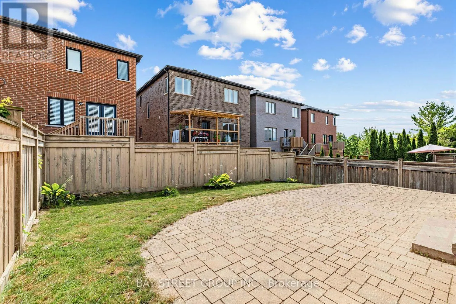 37 MYNDEN WAY