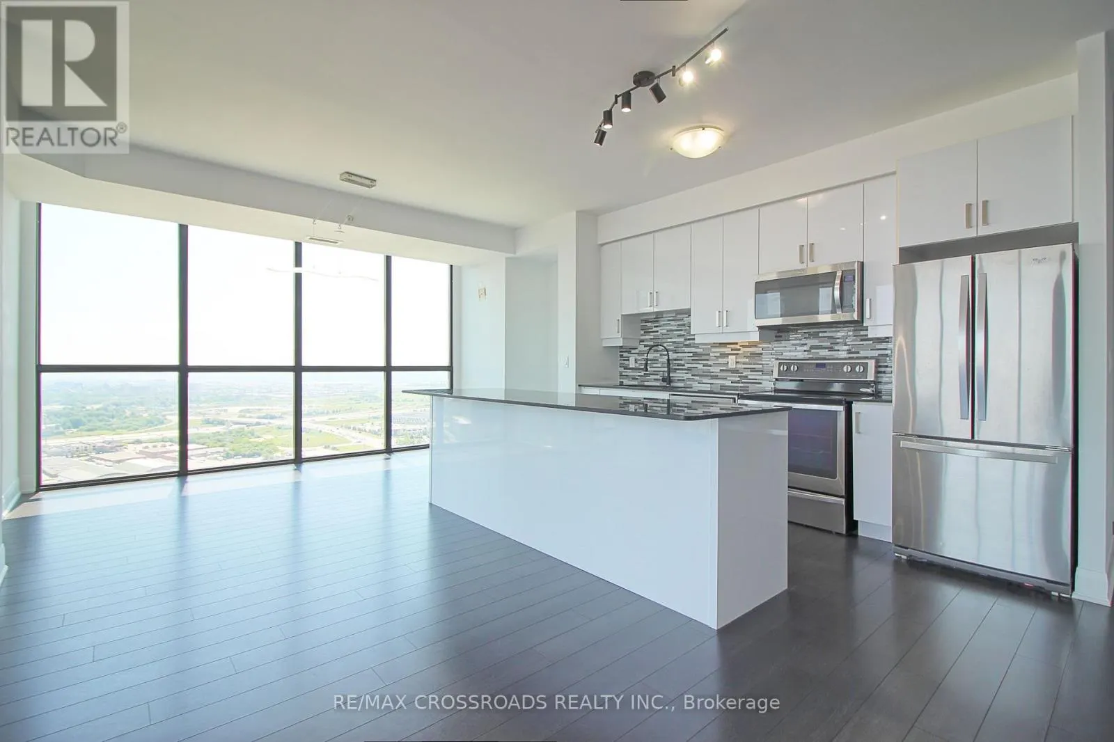 3402 - 2900 HIGHWAY 7