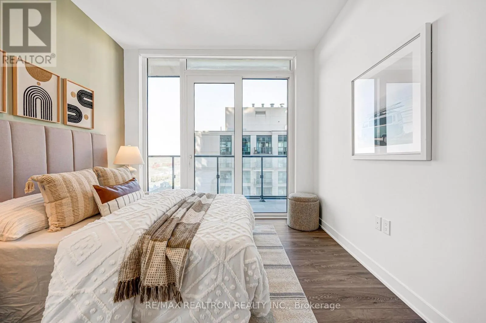 1005 - 105 ONEIDA CRESCENT