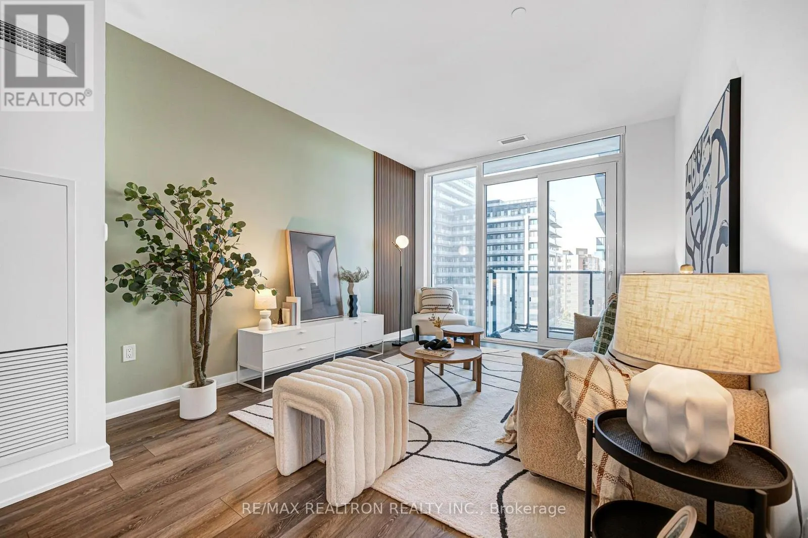 1005 - 105 ONEIDA CRESCENT