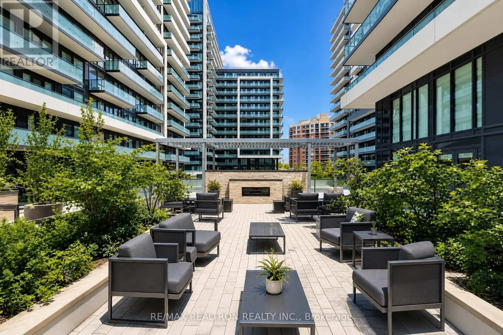1005 - 105 ONEIDA CRESCENT